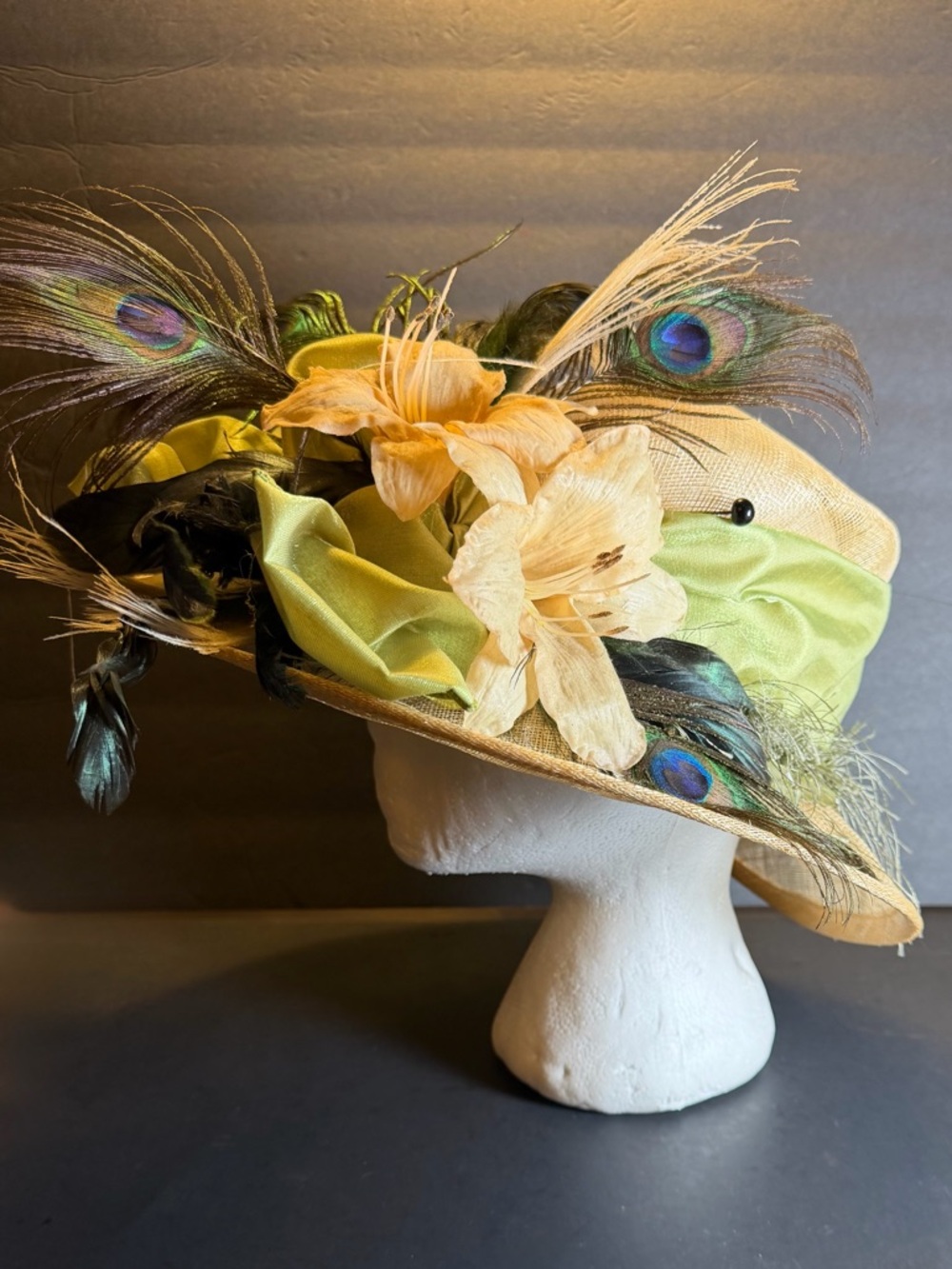 Kentucky Derby Peacock Feathers Hat Designed by Dee’s of Louisville, KY 🐎